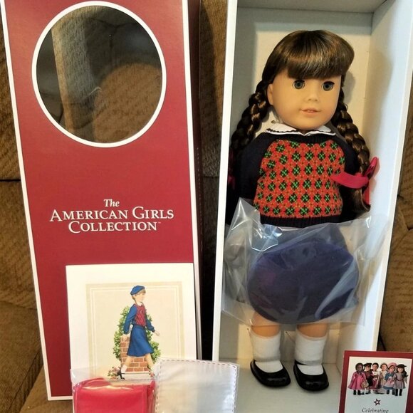 American Girl Molly 35th Anniversary 18" doll, book, & Accessories NEW! - Picture 2 of 8